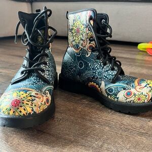 Floral Lace up Boots (size 7)